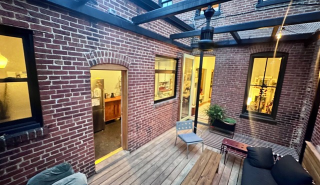 Charming 4-bedroom house in the heart of DC.