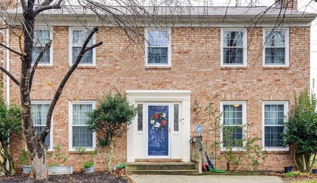 Charming 4-bedroom house with WiFi and AC in welcoming Woodbridge