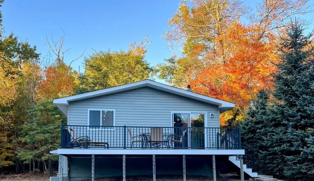 Charming 4-bedroom house with AC and WiFi by Arcadia Bluffs in Bear Lake, MI