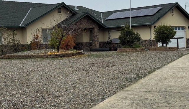 Charming 4 Bedroom Home, Close to Lake McClure & Lake Don Pedro