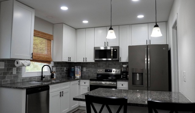 Charming 4-bedroom house with AC, WiFi in peaceful Mint Hill and 2 living rooms