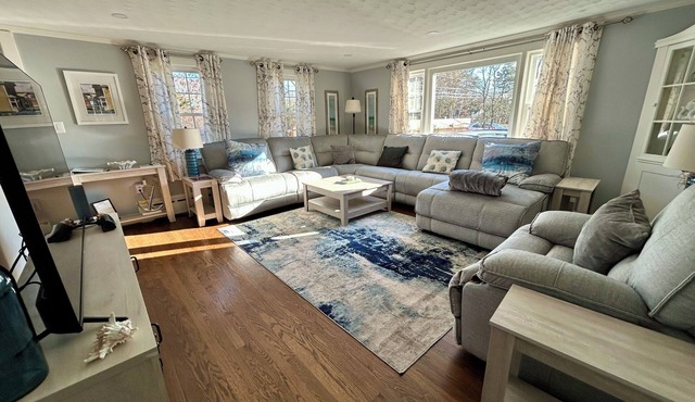 Charming 4-bedroom home, close to restaurants and beaches, Yarmouth MA