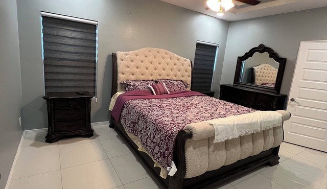 Charming 4-bedroom Home away from Home