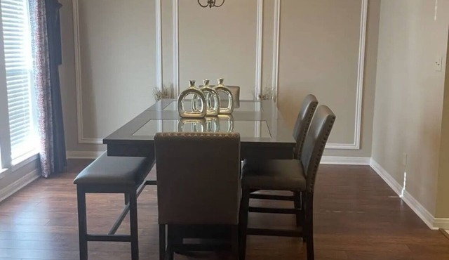 Charming 4-bedroom house with WiFi and AC in lovely Beaumont