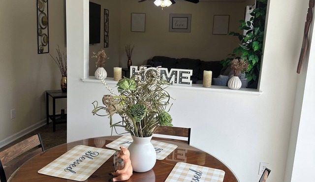 Charming 4-bedroom house with AC, WiFi in lovely Columbia