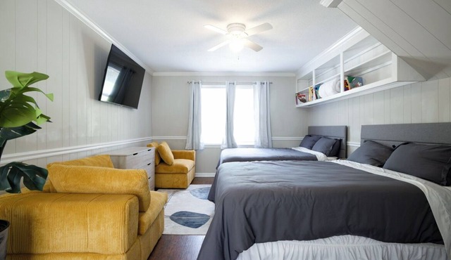 Charming 4-bedroom house mins from town w/Smart TVs in every room! Pet-friendly