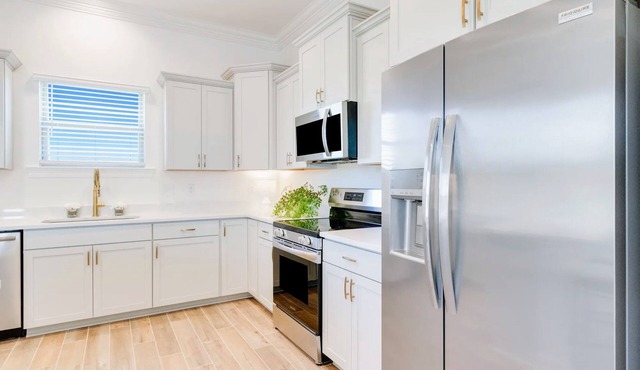 Charming 4-bedroom house with WiFi and AC in welcoming Gonzales