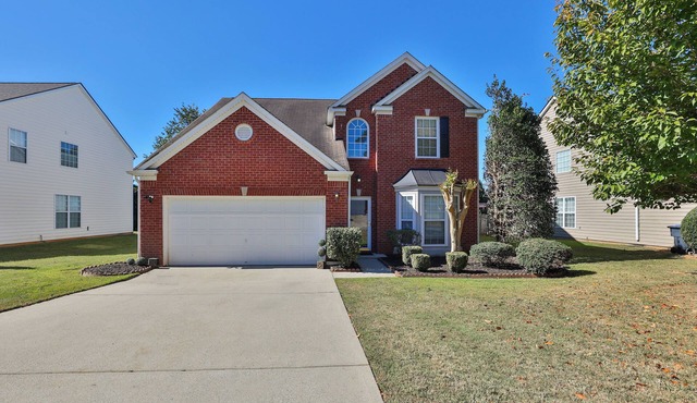 Charming 4-bedroom house Stylish Stay Minutes from The Battery + East Cobb Sport
