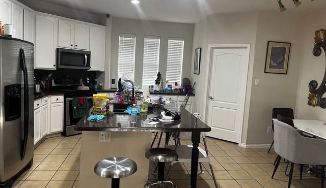 Charming 4-bedroom house in lovely Savannah! Savor Savannah