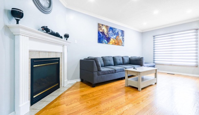 Charming 4-bedroom house with AC and WiFi in fantastic Vaughan