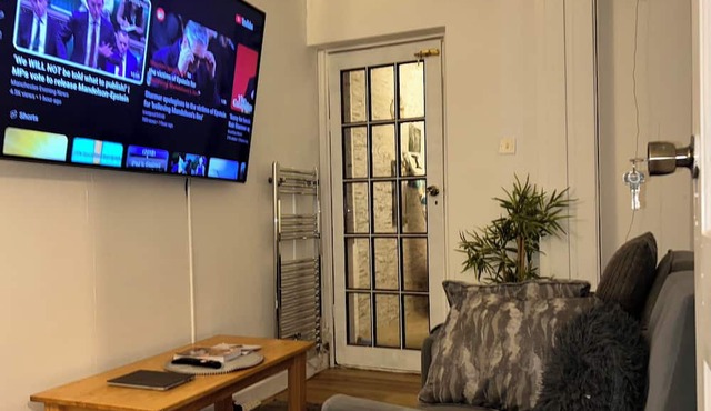 Charming 4-bedroom House Rental in Basildon, UK