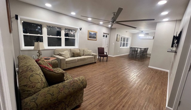 Charming 4-bedroom house in Augusta Less than three miles from the Masters