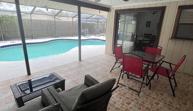 Charming 4-bedroom house with AC, WiFi in amazing Brandon