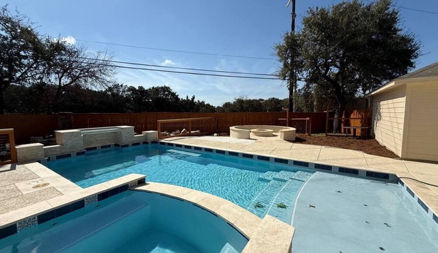 Charming 4-bedroom house with a Pool and Spa