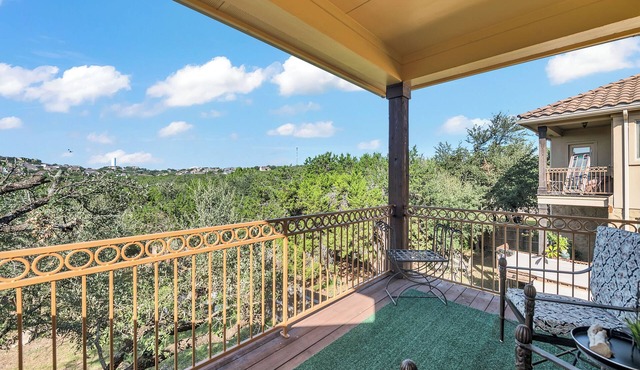 Charming 4-bedroom house in delightful LakeWay with AC