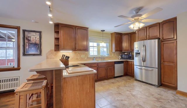 Charming 4-bedroom house - 30+ day rental