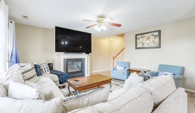 Charming 4-bedroom house with huge back yard and AC in Raleigh, NC