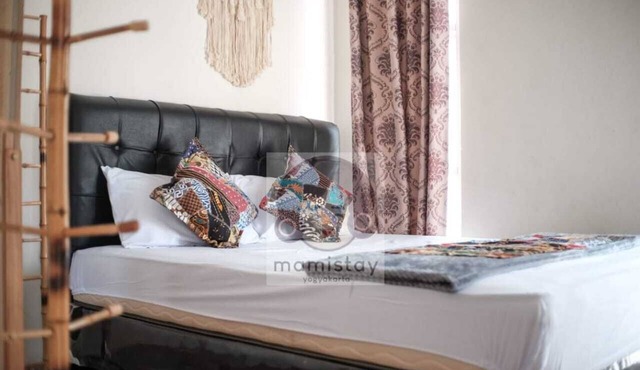 Charming 4-bedroom house with WiFi and AC in lovely Jogja