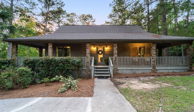 Charming 4-bedroom house with Inground Pool, WiFi, AC in brilliant Aiken