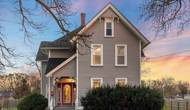 Charming 4-bedroom house with AC, WiFi in marvelous Aurora