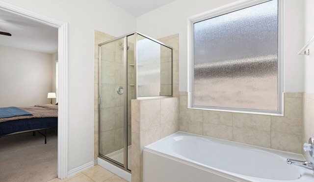 Charming 4-bedroom house with WiFi and AC in peaceful Crosby