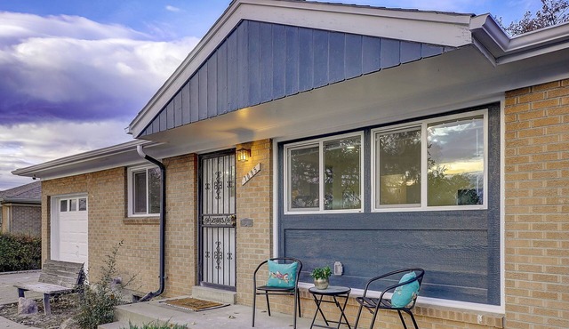 Charming 4-bedroom house, Central Location, near Midtown, close to all freeways!