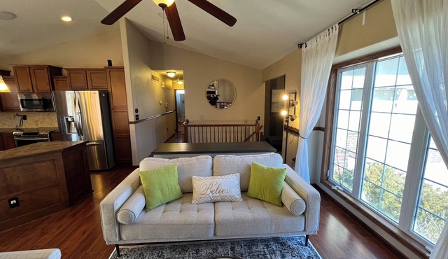 Charming 4-bedroom house with AC, WiFi. 10 mins to WSU