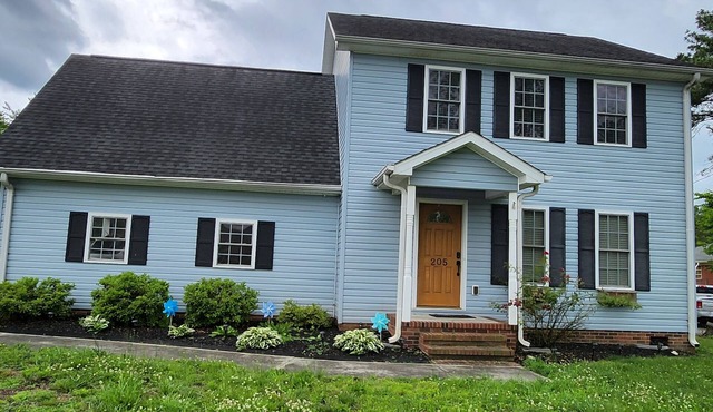 Charming 4-bedroom house in Landis within 34 miles outside of Charlotte NC