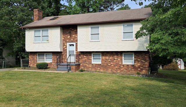 Charming 4-bedroom house with WiFi, AC in peaceful Lusby.