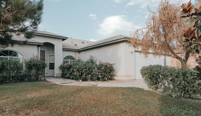 Charming 4-bedroom house with WiFi, fitness room in welcoming Madera