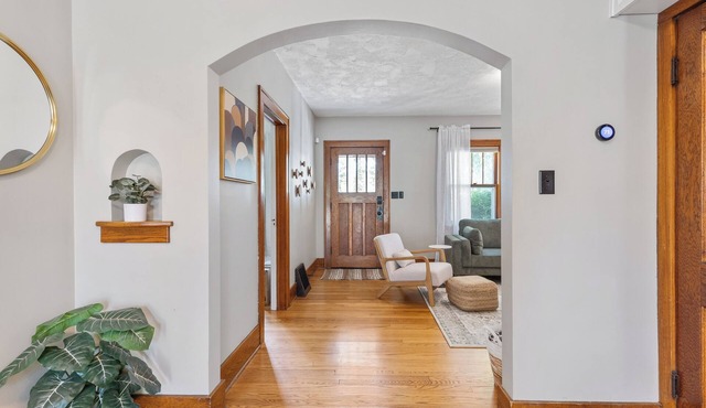 Charming 4-bedroom house 2 bath house - 10 minutes from CWS in welcoming Omaha