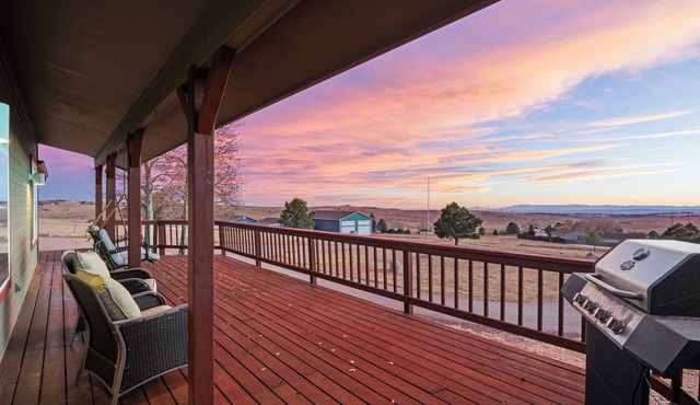 Charming 4-bedroom house with fantastic mountain views in peaceful Peyton, CO.