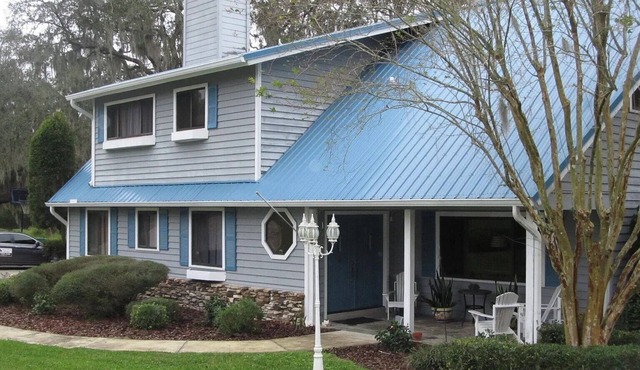 Charming 4-bedroom lakefront house with in Lake Mary
