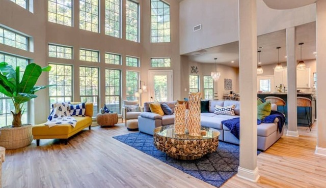 Charming 4-bedroom Lake house in Bonham with Pickleball/Basketball court.
