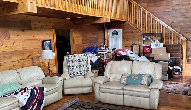 Charming 4-bedroom lodge with WiFi, Cable