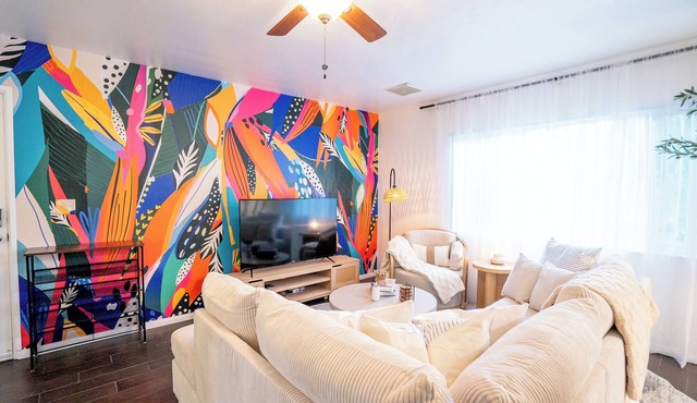 Charming 4-bedroom pet-friendly house centrally located in West Palmdale.