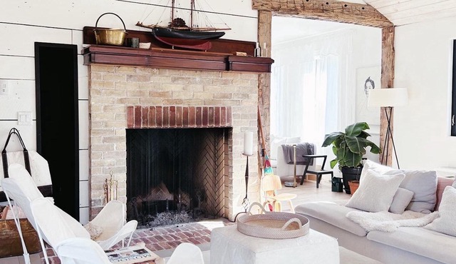 Charming 4 bedroom restored farmhouse in Beaver Valley