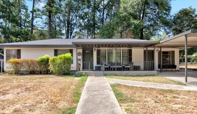 Charming 4 Bedroom Retreat in the Heart of Jasper, TX – Your Ideal Getaway!