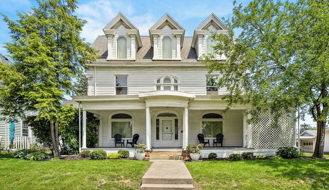 Charming 4-Bedroom steps from Ashland University