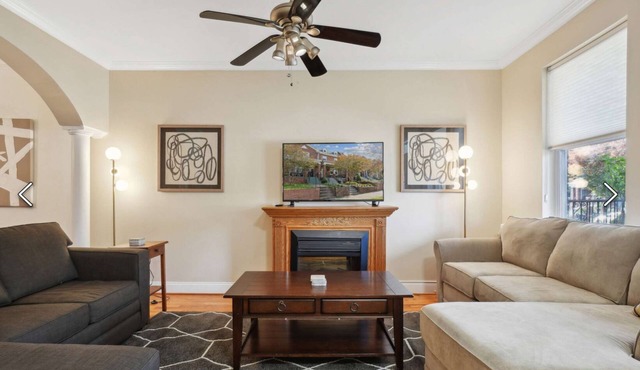 Charming 4-bedroom townhome with AC & parking in NW Washington