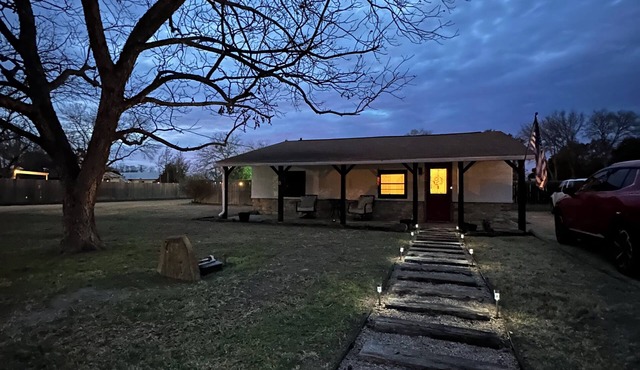 Charming 4-bedroom house with AC, WiFi in enchanting Castroville