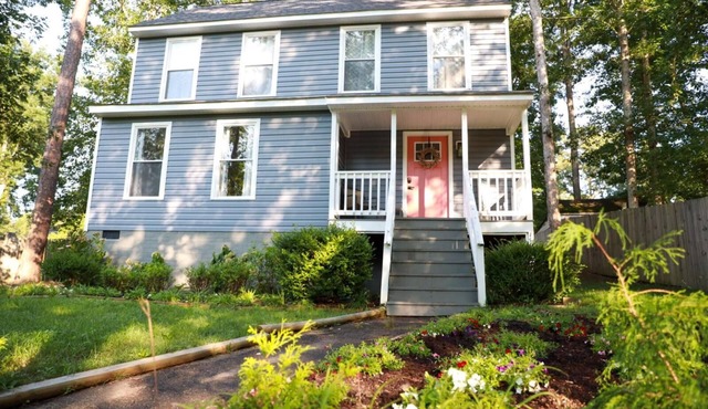 Charming 4-bedroom house with WiFi, AC in pleasant Chesterfield