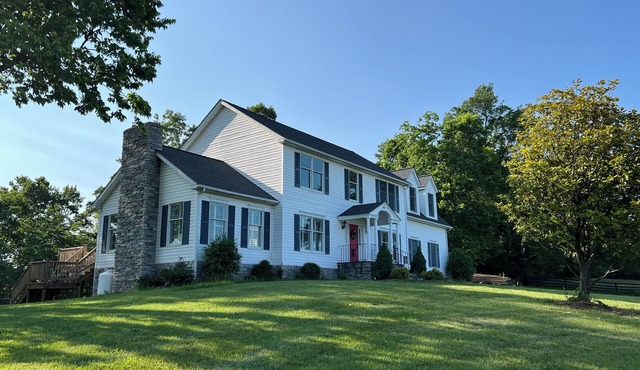 Charming 4-bedroom House on beautiful farm in Clear Brook with lovely views