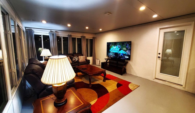 Charming 4-bedroom house with WiFi and AC in tranquil Diamond Bar