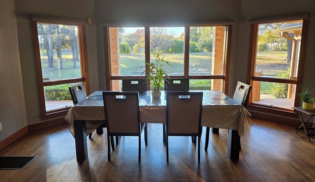 Charming 4-bedroom house with AC and WiFi in delightful Duncanville