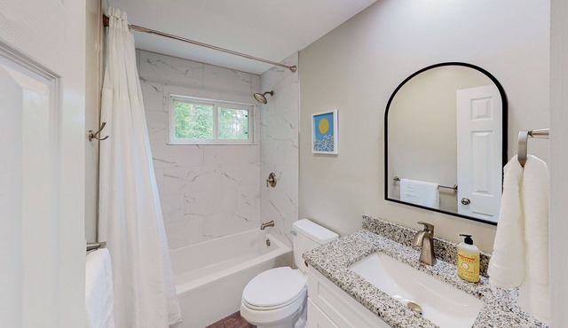 Charming 4-bedroom house with Bonus room in Fayetteville