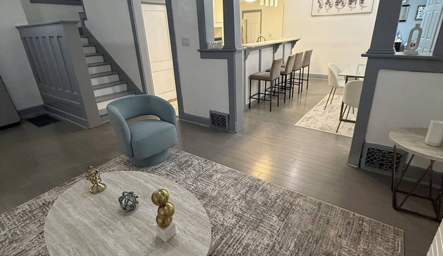 Charming 4-bedroom house with WiFi, AC in marvelous Kansas City