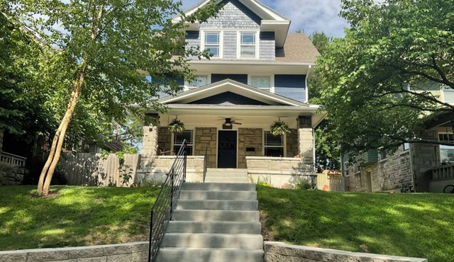Charming 4-bedroom house in the heart of KC near Stadiums and basketball court