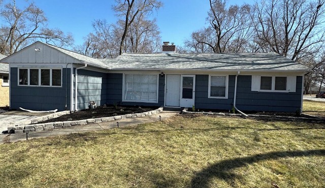 Charming 4-bedroom house with WiFi and AC in Park Forest