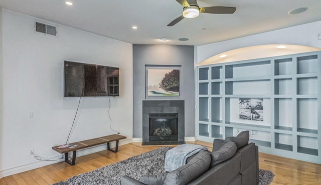 Charming 4-bedroom house with AC and WiFi in sunny Solana Beach